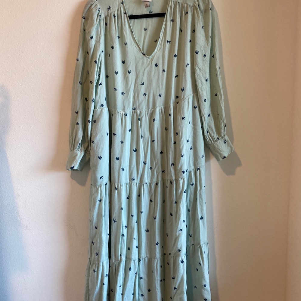 Beautiful teal/light blue dress!